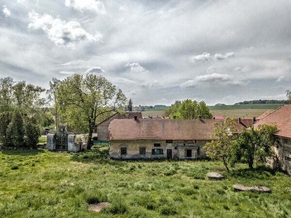 Transformation eines Geh�fts bei Prag von IXA