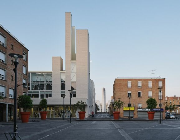 Umgebautes Kulturzentrum von Jean-Pierre Lott Architectes