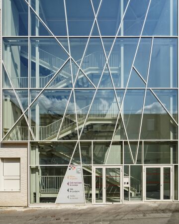 Umgebautes Kulturzentrum von Jean-Pierre Lott Architectes