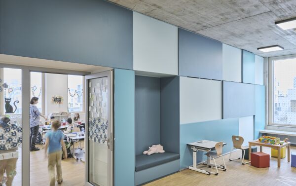 Volks- und Mittelschule in Wien von Franz&Sue