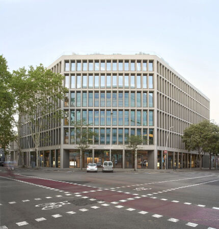 Fabrikumbau von b720 Fermín Vázquez Arquitectos