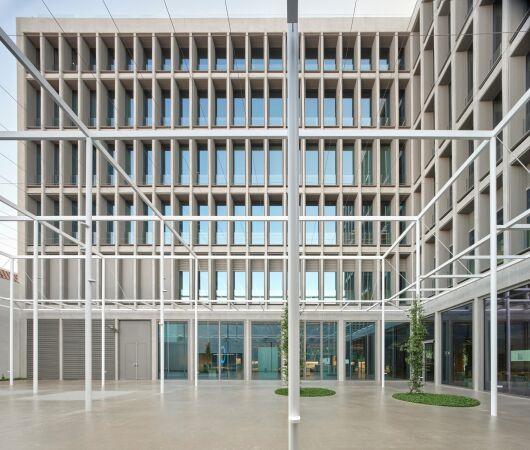 Fabrikumbau von b720 Fermín Vázquez Arquitectos
