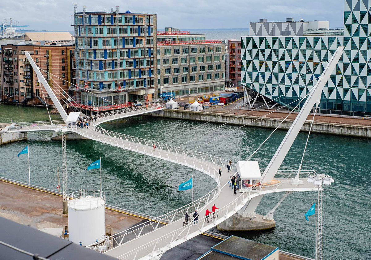 Mäander in Helsingborg - Fuß- und Radwegbrücke von Ramboll und Stephen James