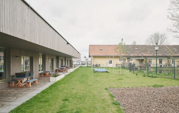 Altenpflege und Kinderbetreuung von Dietger Wissounig Architekten in Knittelfeld