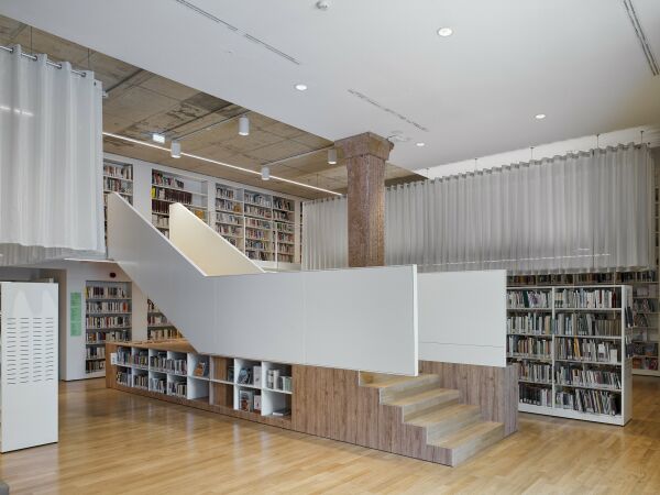 Bibliotheksumbau von DAP Studio in Mezzolombardo