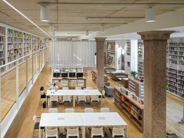 Bibliotheksumbau von DAP Studio in Mezzolombardo