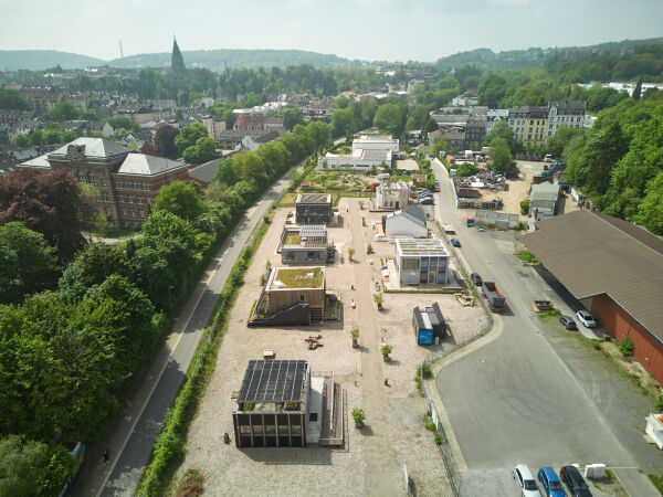 Die Teilnehmer*innen wohnen auf dem Gelände des LivingLab NRW.