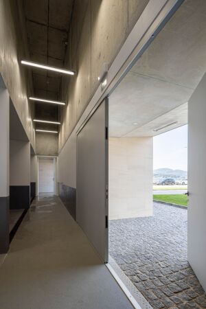 Markthalle von Loftspace und Tiago Sousa