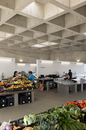 Markthalle von Loftspace und Tiago Sousa