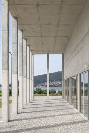 Markthalle von Loftspace und Tiago Sousa