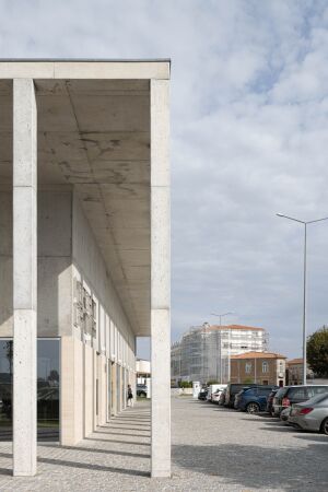 Markthalle von Loftspace und Tiago Sousa