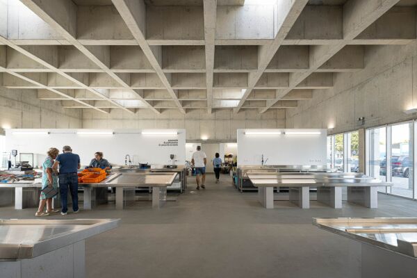 Markthalle von Loftspace und Tiago Sousa