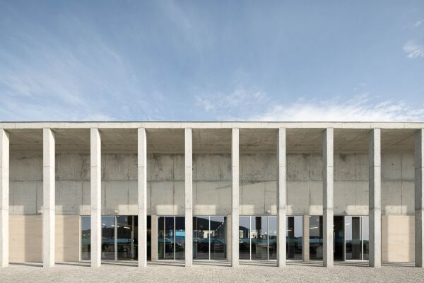 Markthalle von Loftspace und Tiago Sousa