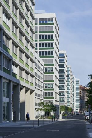 B�robau in Berlin von EM2N