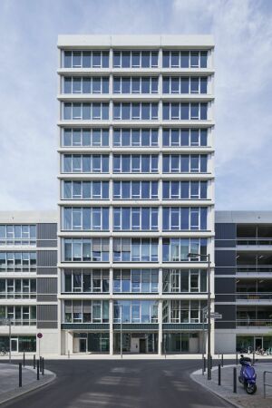 B�robau in Berlin von EM2N