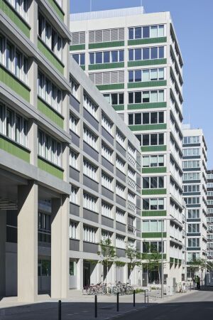 Brobau in Berlin von EM2N