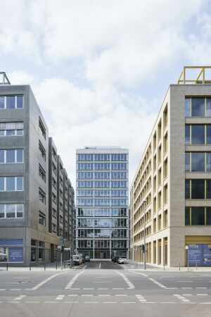 B�robau in Berlin von EM2N