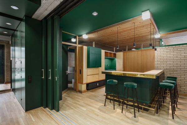 Restaurierte Kche und Schiebewand