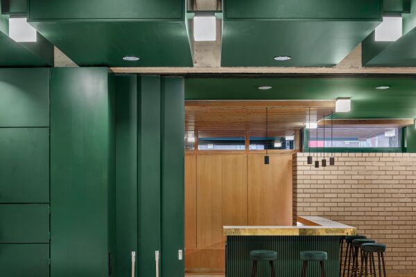 Restaurierte Kche und Schiebewand