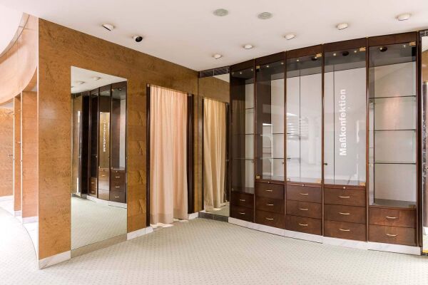 Einbauten kurz vor ihrem Ausbau, 2020