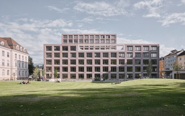 Universitätsgebäude in Innsbruck von mohr niklas architekten