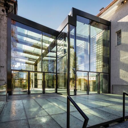 Anerkennung: Mozarteum Foyers in Salzburg von maria flöckner und hermann schnöll (Salzburg)