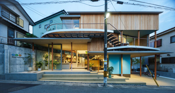 Bürobau in Saitama von Eureka, HHO und Keio Architecture