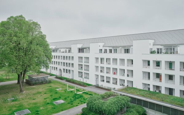 Die Bindermichlhfe in Linz: Durch den barrierefreien Umbau und die Nachrstung mit Aufzgen konnte ein Neubau vermieden werden. Als Auftraggeber agierte die WAG, die grte Wohnungsgesellschaft in Obersterreich.
