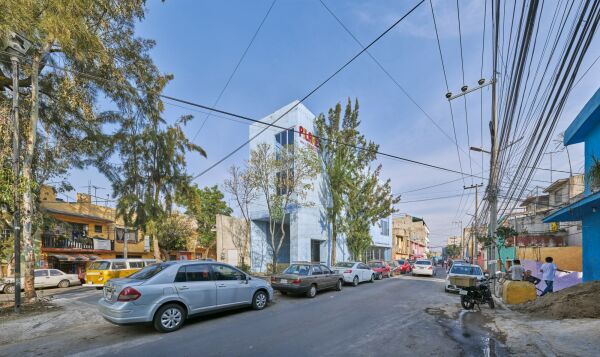 Sanftes Blau: Pilares-Zentrum im Bezirk lvaro Obreg