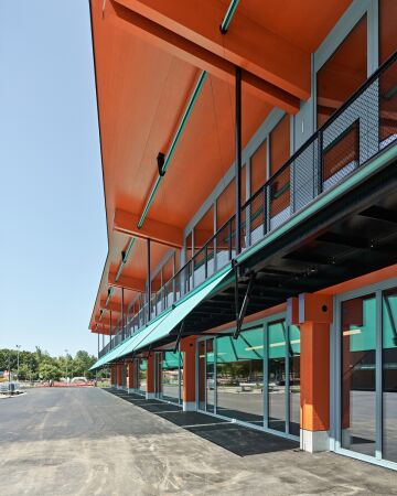 Auszeichnung Region Nord: Sekundarschulhaus Chliriet in Oberglatt, BS+EMI Architektenpartner, Holzbauingenieure: Dr. L�chinger + Meyer (Z�rich), Pirmin Jung Schweiz (Sargans), Holzbau: Hecht Holzbau (Sursee), Schreinerei: Robert Fehr (Andelfingen)