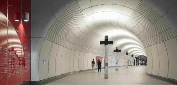 Stirling Prize: Elizabeth Line in London von Grimshaw Architects, Maynard. Design, Equation Lighting und AtkinsRalis (alle London)