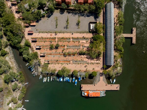 Fhrhafen und Park in Mexiko von Colectivo C733