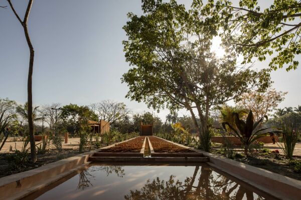 F�hrhafen und Park in Mexiko von Colectivo C733