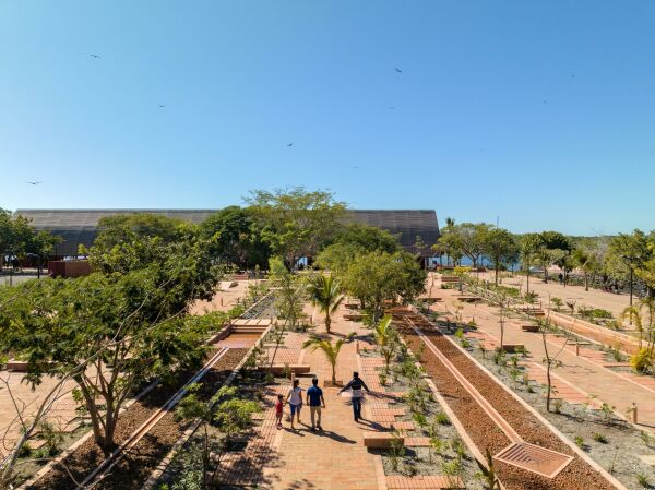 F�hrhafen und Park in Mexiko von Colectivo C733