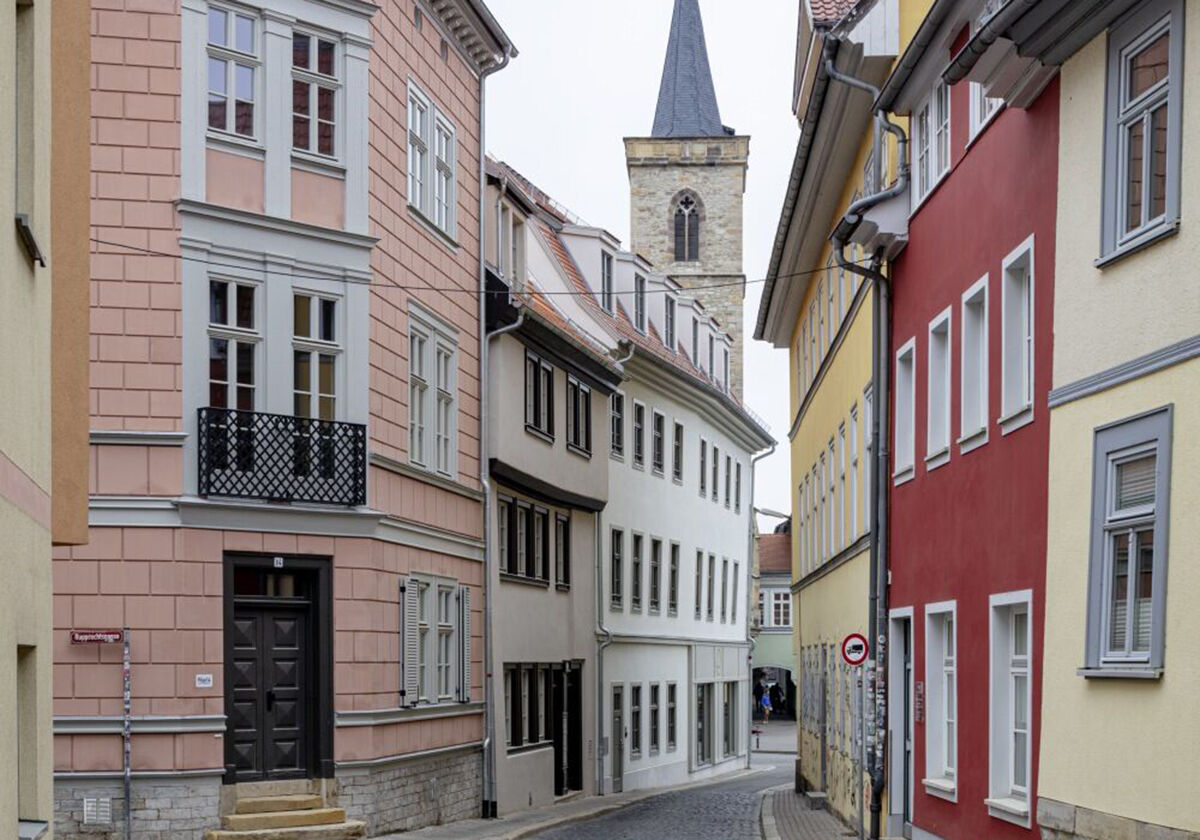 Lückenschluss im Altstadtblock
 - Sanierung und Ergänzung in Erfurt von Eingartner Khorrami Architekten