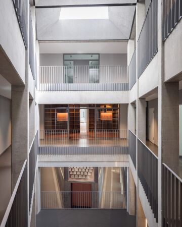 Dokumentationszentrum, Atrium