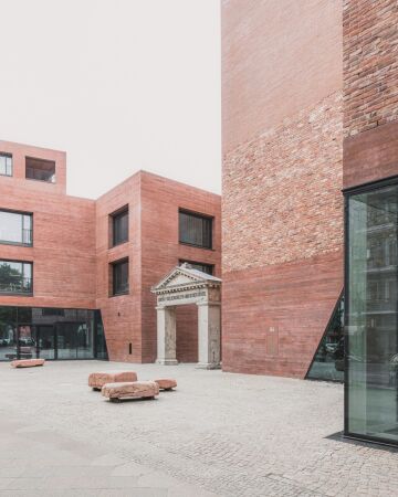 Ein 1. Preis: Stiftungsensemble Spore Initiative & Publix in Berlin-Neuklln von AFF Architekten, 2024