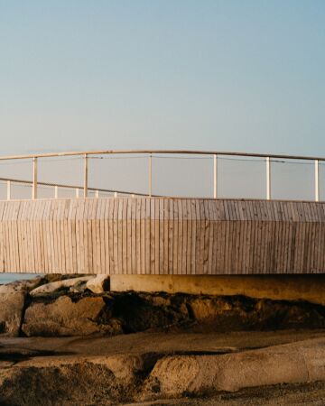 Aussichtsplattform in Kanada von Omar Gandhi Architects