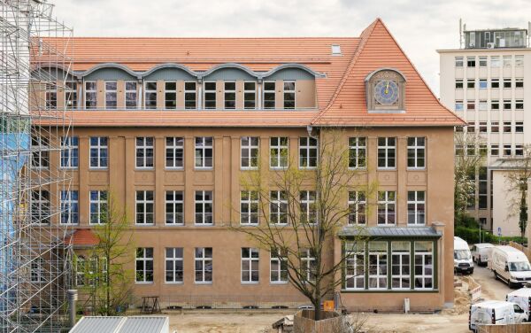 Schulsanierung in Berlin von SSP Rüthnick Architekten