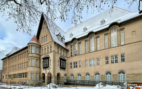 Schulsanierung in Berlin von SSP Rüthnick Architekten