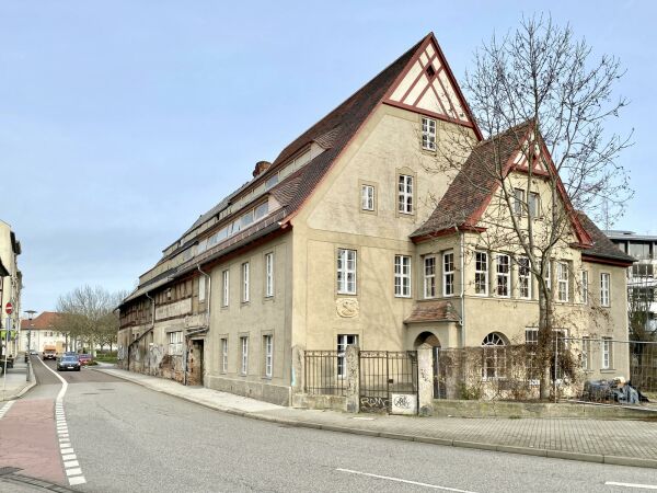 Die sogenannte Schwemme ist eines der bekanntesten Lehmhäuser in Haale (Saale).