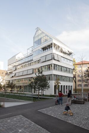 Wohnen: Wohn- und Atelierhaus Lyse-Lotte in Basel von Clauss Kahl Merz Atelier + Martina Kausch Architektinnen