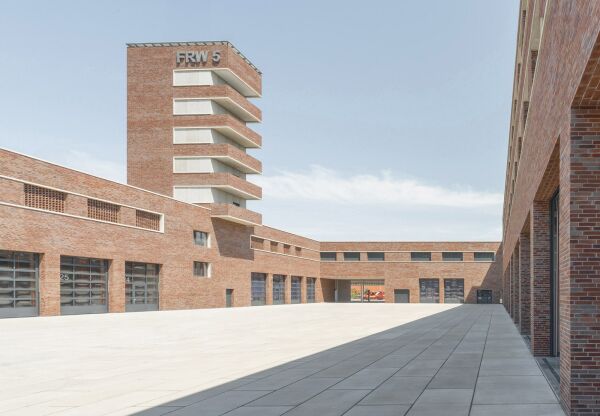 Feuerwache von Br Stadelmann Stcker Architekten