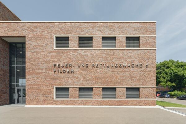 Feuerwache von Br Stadelmann Stcker Architekten