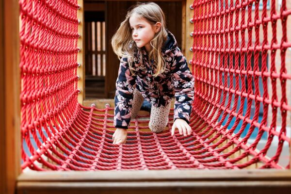 Schulhofgestaltung in Berlin von baukind Architekten