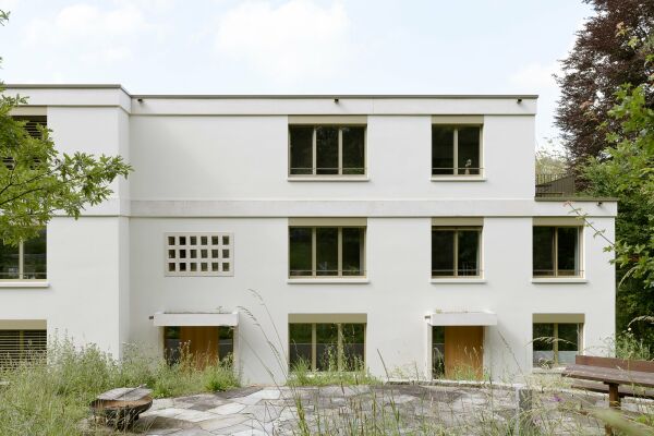 Mehrfamilienhaus in Baden von KNTXT Architektur
