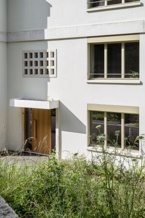 Mehrfamilienhaus in Baden von KNTXT Architektur