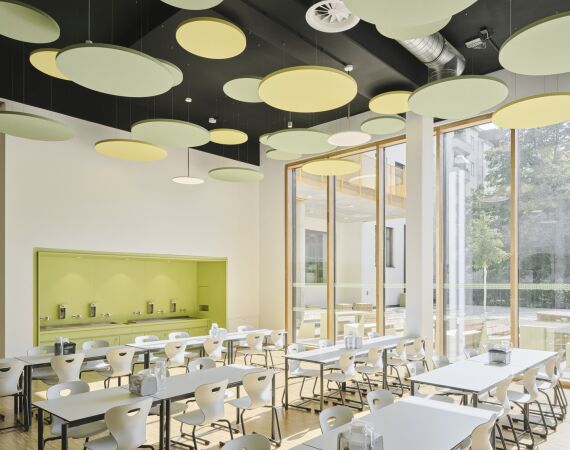 Schulerweiterung von hey! architektur in Wien