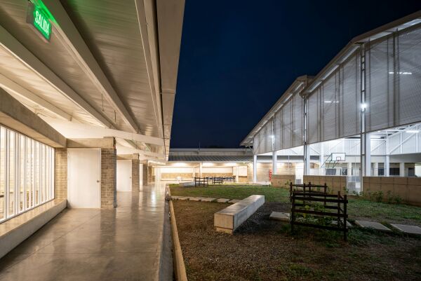 Schule in Kolumbien von Taller Sintesis