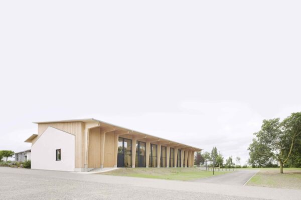 Mehrzweckhalle in Oberschwaben von Atelier Kaiser Shen